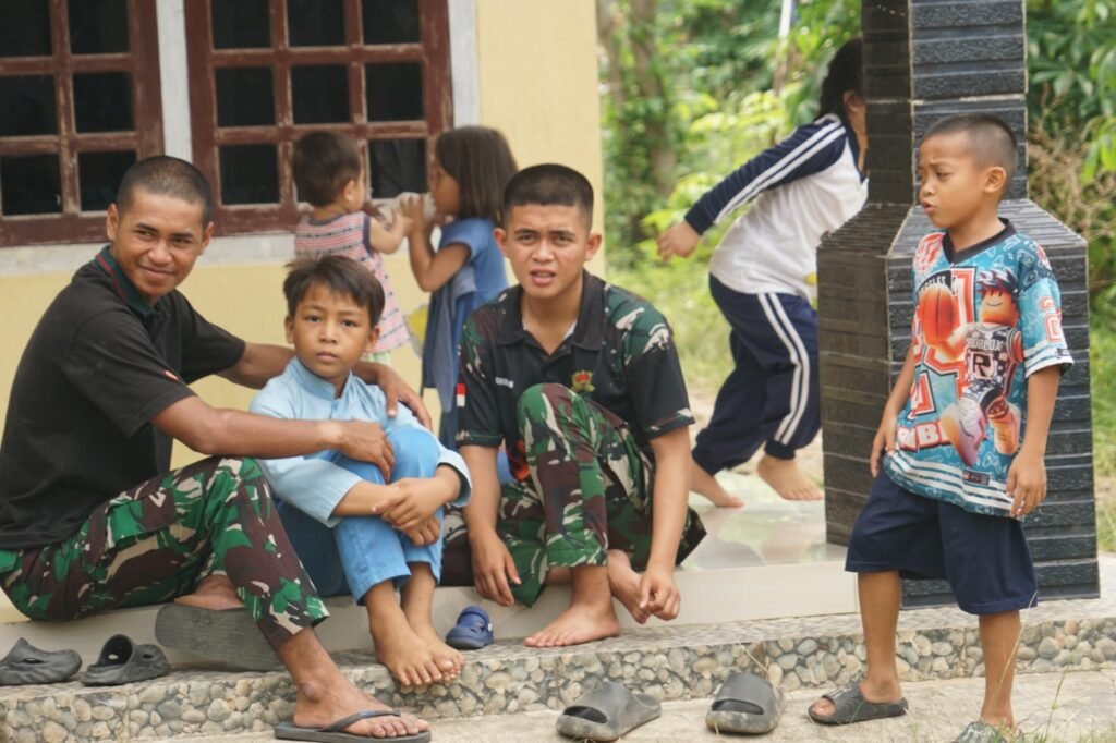 Sorakan Ceria Anak-Anak Warnai Kehadiran TMMD di Kandang Limun