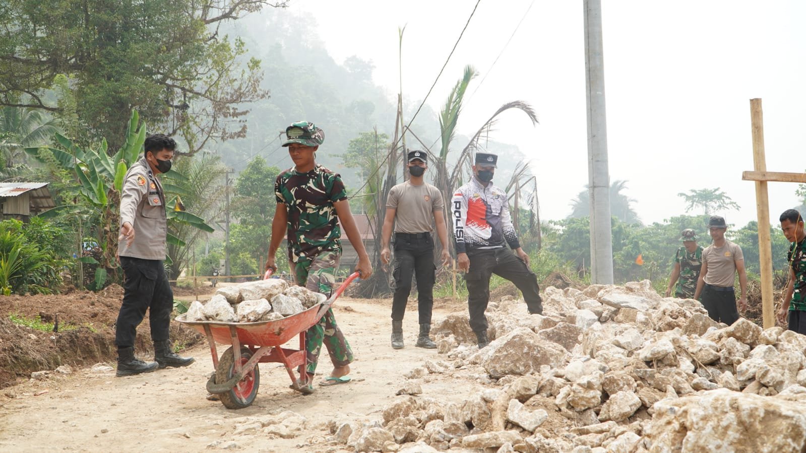 Pembangunan Infrastruktur dan Kebersamaan Melalui TMMD di Luwu Timur