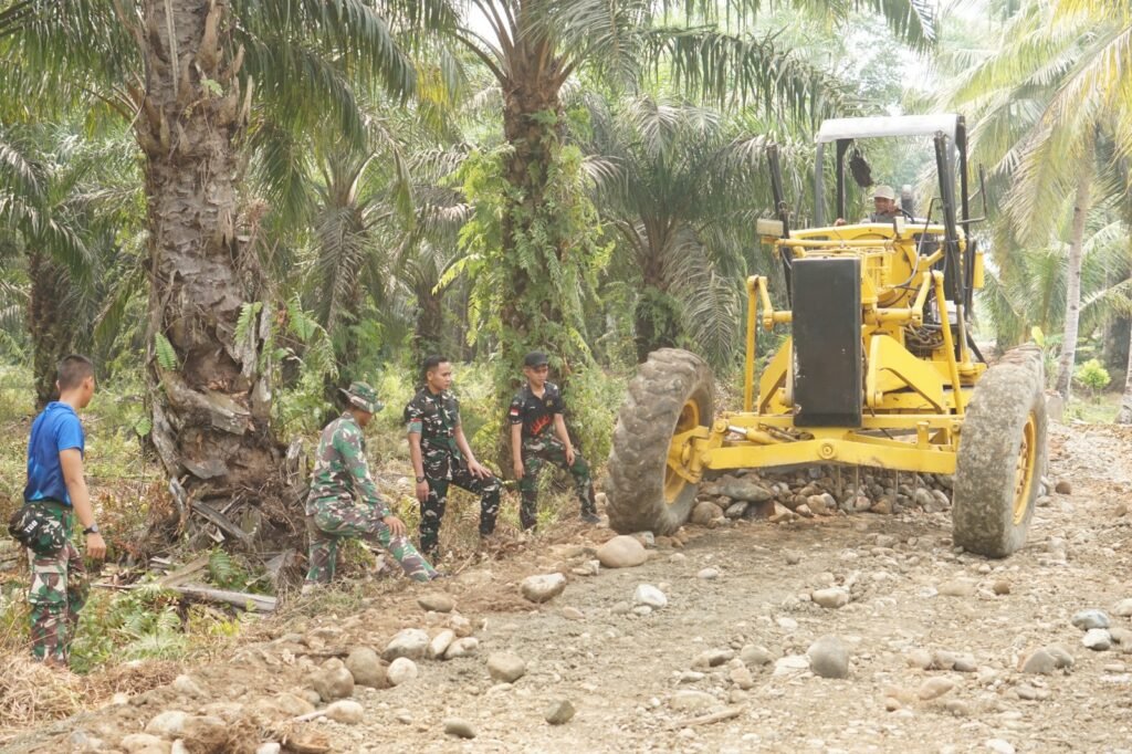 Jalan TMMD ke-130: Mempercepat Akses Ekonomi Masyarakat di Perbatasan