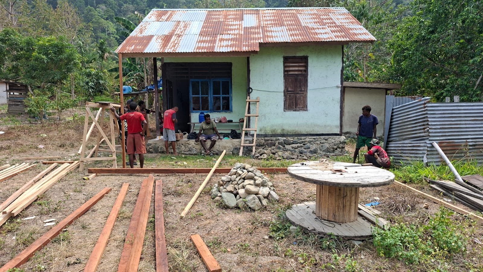 Mengoptimalkan Kualitas Hunian Melalui Program Rehabilitasi TMMD ke-130