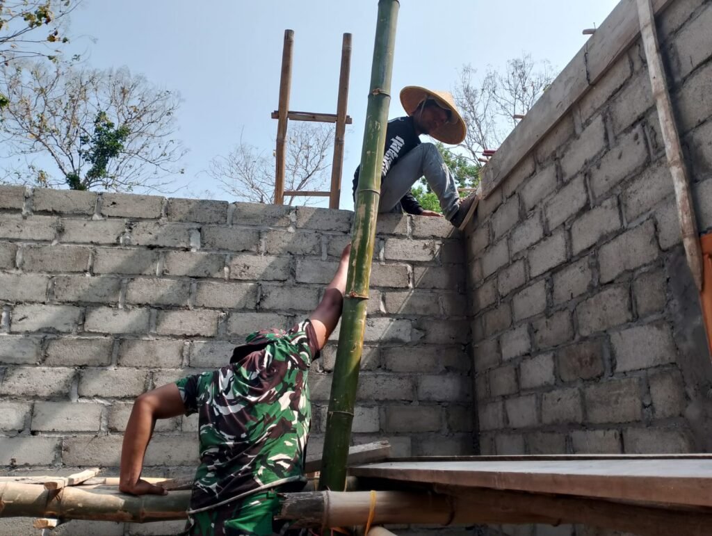 TMMD Tulungagung Tingkatkan Kesejahteraan Mbah Waqilah dengan Pembangunan MCK dan Renovasi