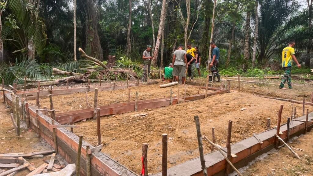 Satgas TMMD Ciptakan Kenyamanan Baru bagi Ibu Tina Melalui Pembangunan Rumah