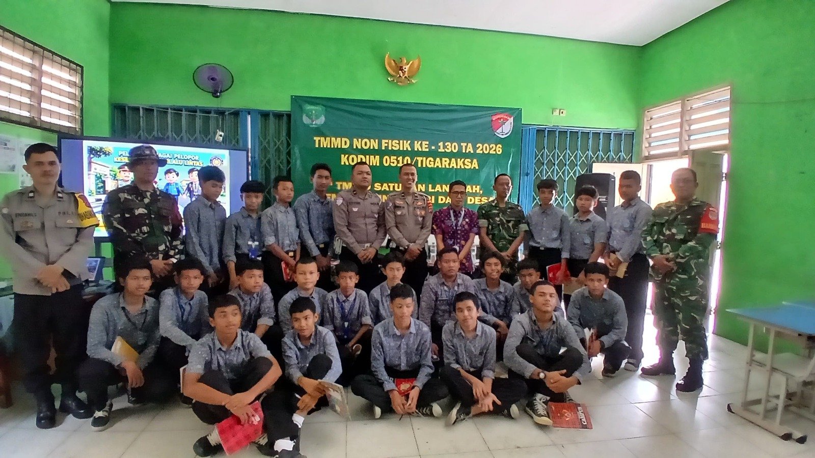 TMMD ke-130: Kodim 0510/Tigaraksa edukasi pelajar tentang disiplin berlalu lintas