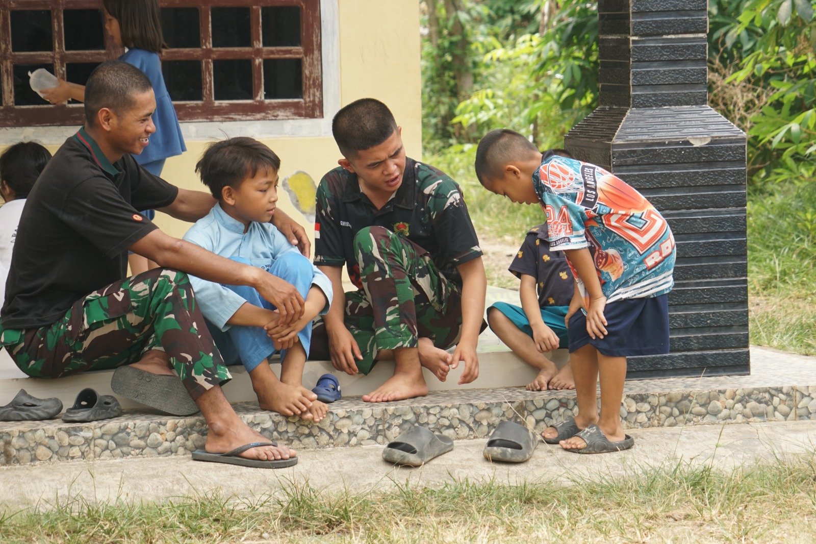 Satgas TMMD ke-130: Membangun Kedekatan Melalui Kebahagiaan Anak di Bengkulu